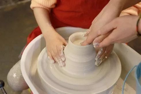 上海紳協(xié)軒逸純電感恩回饋 親子陶藝體驗(yàn)課，創(chuàng)意作品免費(fèi)帶回家